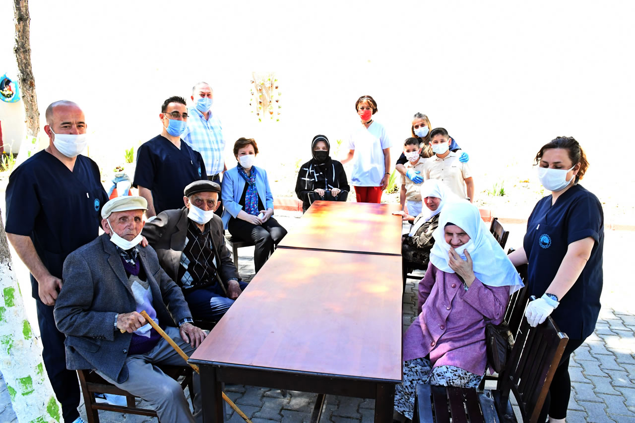 Yaşlı Bakım ve Dinlenme Merkezi 