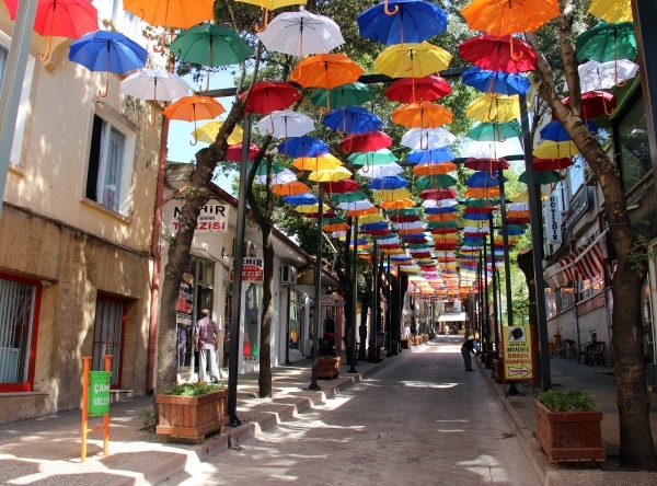 Şemsiyeli-Fenerli Sokak